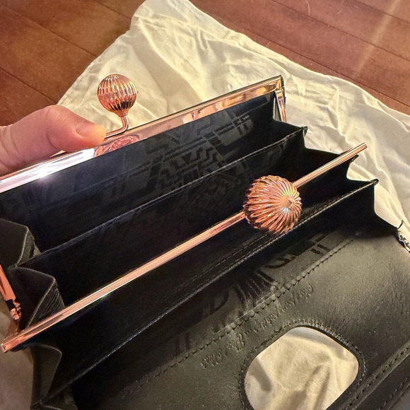 Ted Baker London Black and White Wallet with Floral and Bird Design - Picture 4 of 6